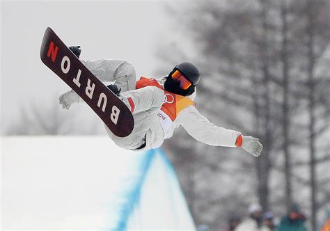 shaun white snowboarding.